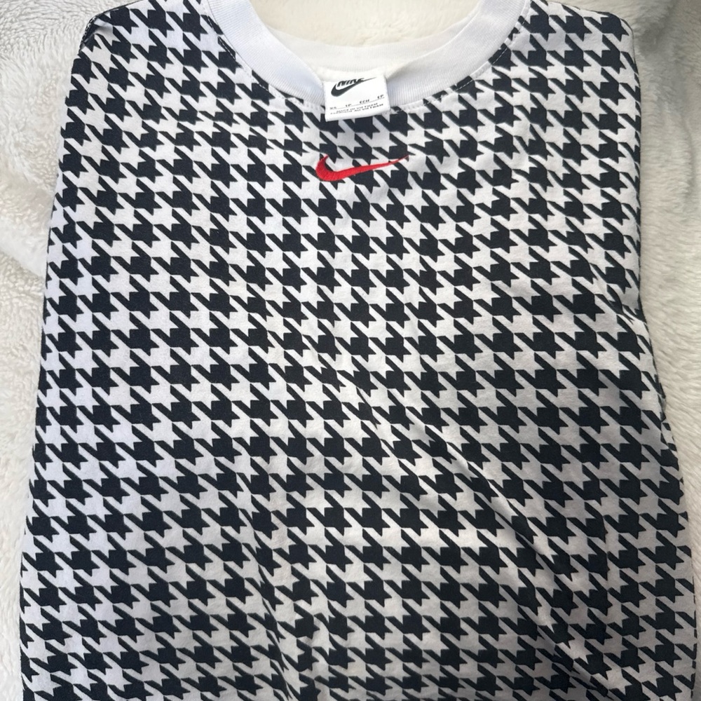 Nike Houndstooth Top with Bold Red Accent